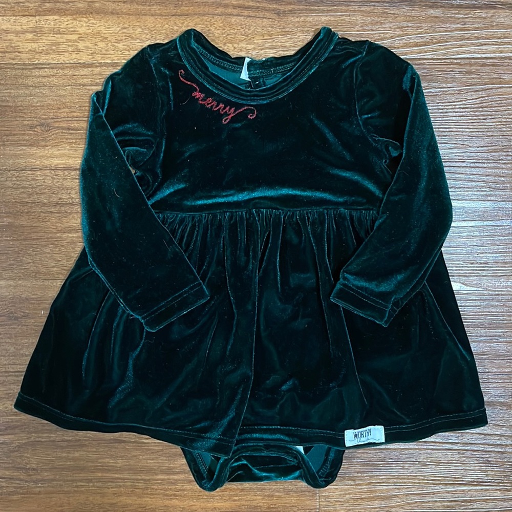 VELVET GREEN HOLIDAY DRESS